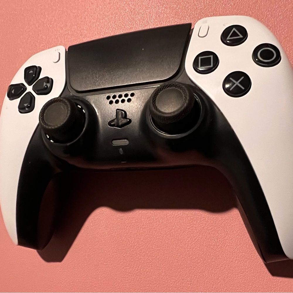 PS5 Remote Control - Picture 8 of 13